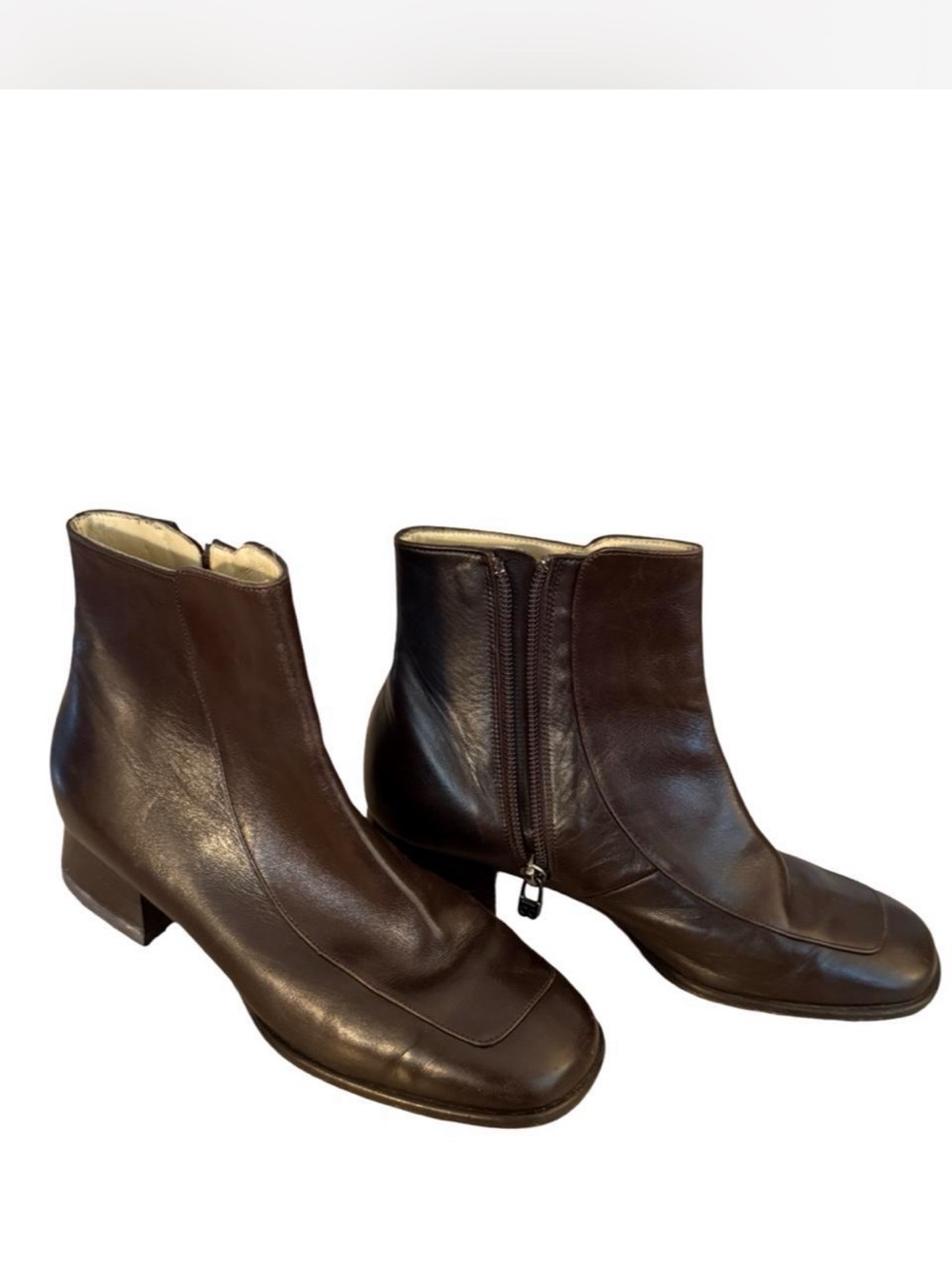 Bally women’s 5 Brown Leather Ankle Boots - Classic Zip Closure